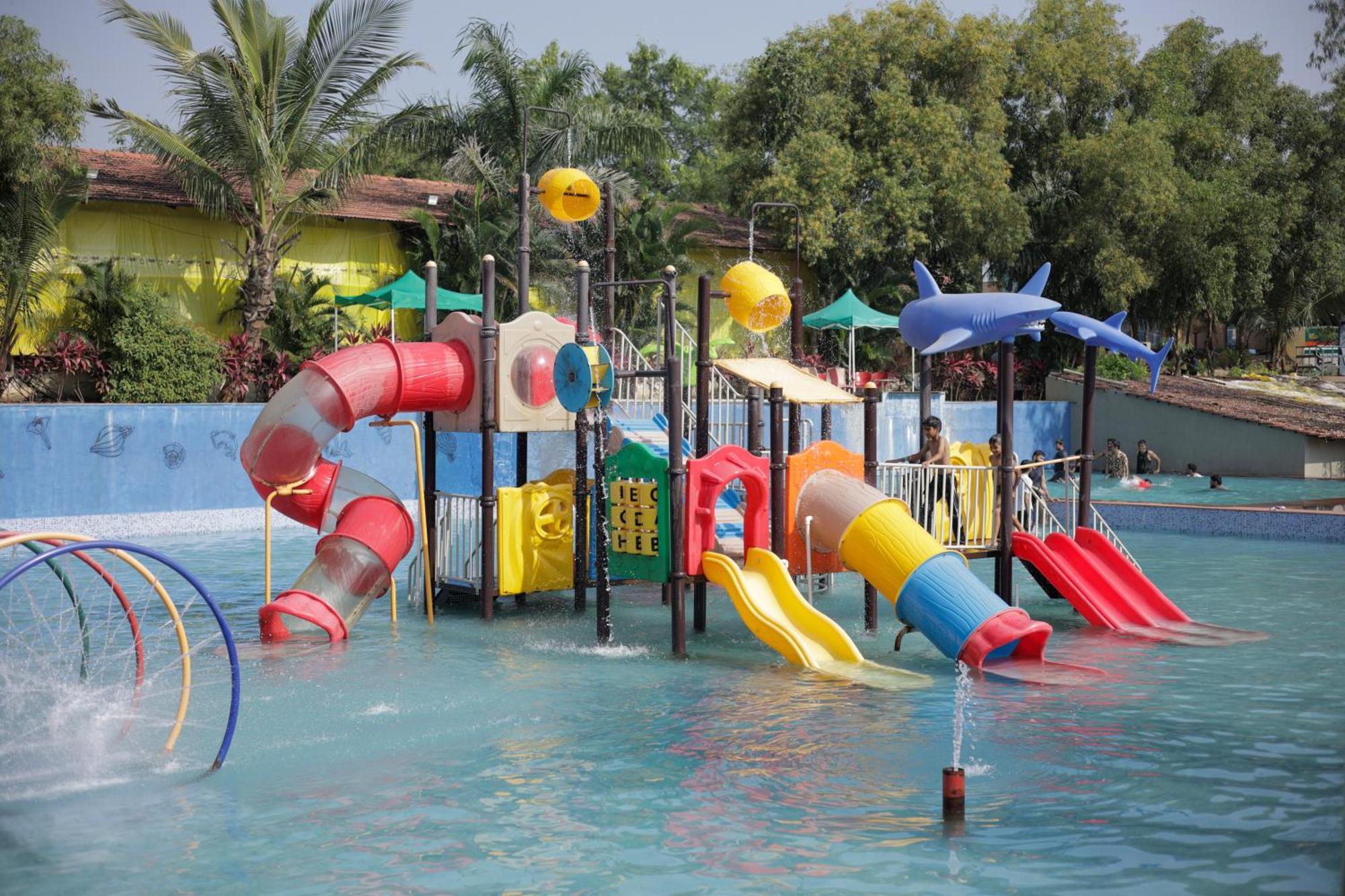 Vits Roccia Hill Resort And Adventure Park, Navapur Songadh Экстерьер фото