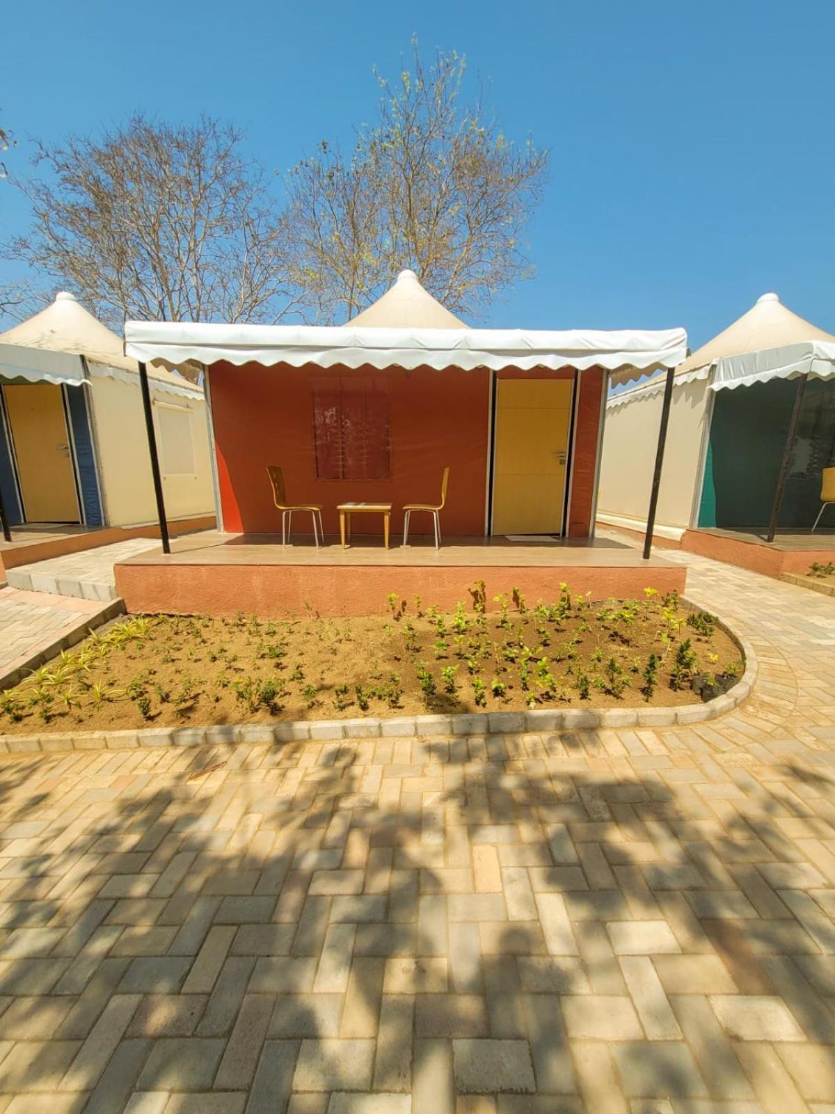 Vits Roccia Hill Resort And Adventure Park, Navapur Songadh Экстерьер фото